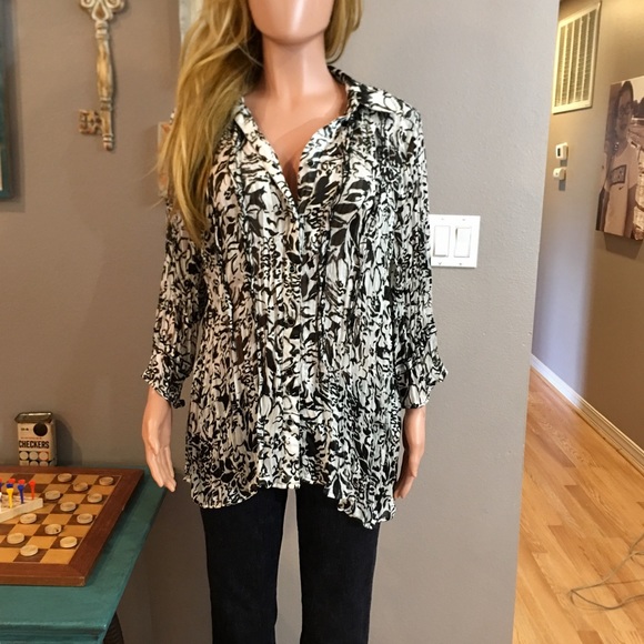 CJ Banks Tops - Black white asymmetrical stretch button up top
